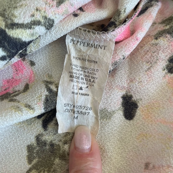 Peppermint Floral Dress Size M - Picture 9 of 9